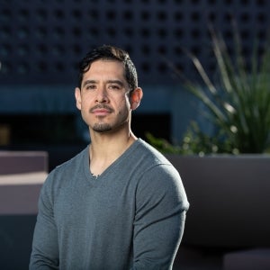 Alexander Aviña